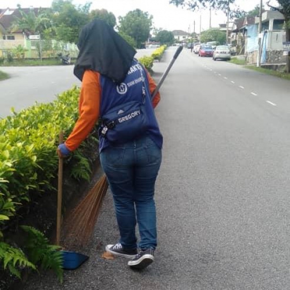 Road Sweeping at Residential Area Of Teman Desa Cempaka, Putra Nilai